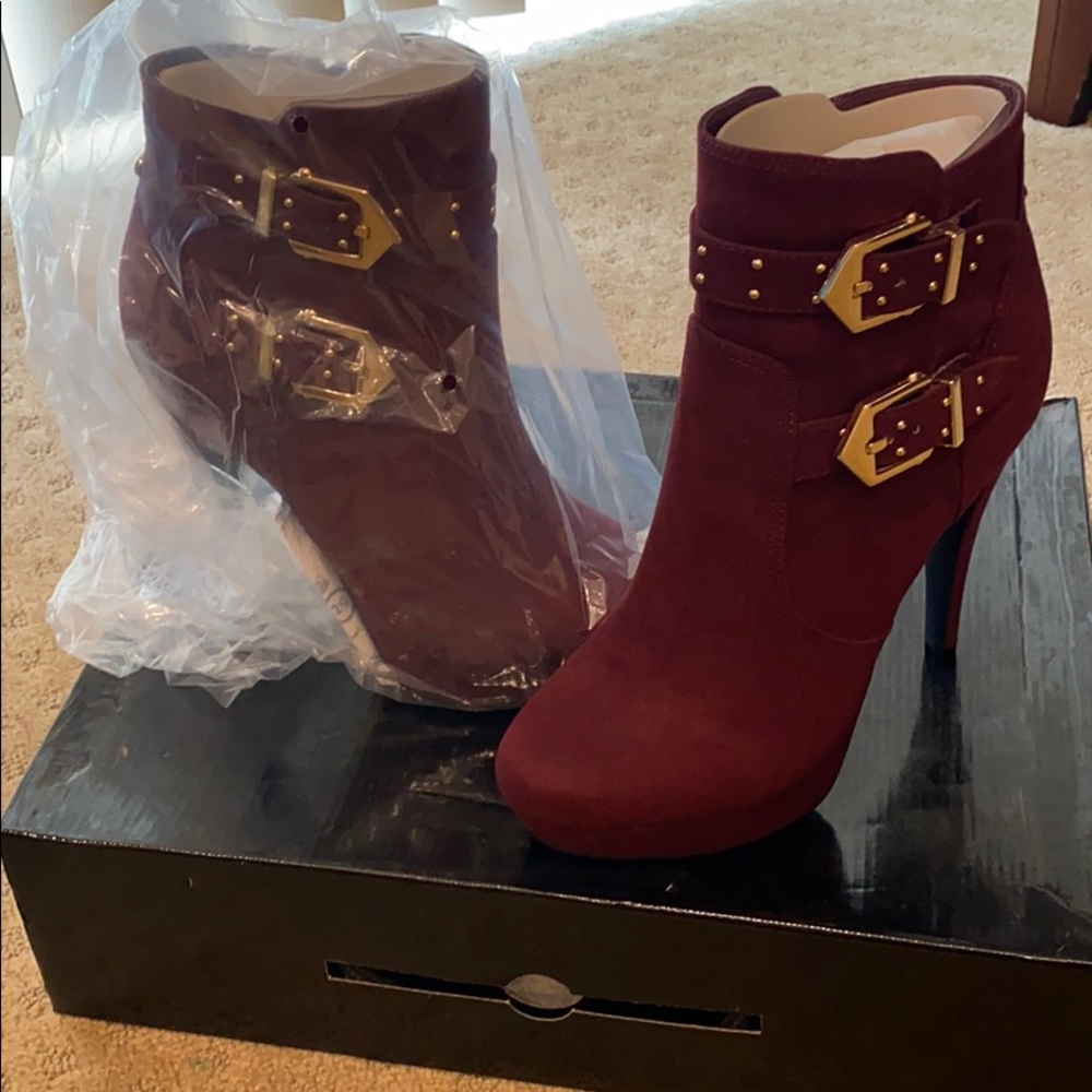 Guess maroon (dark purple) booties